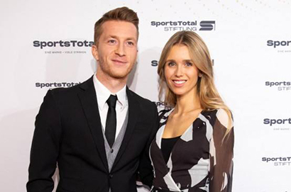 羅伊斯超正女友斯嘉麗