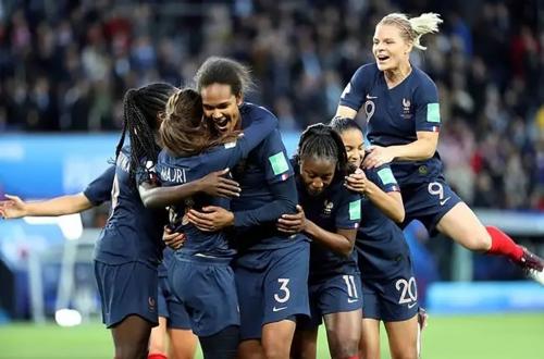 法國隊主場迎戰韓國隊