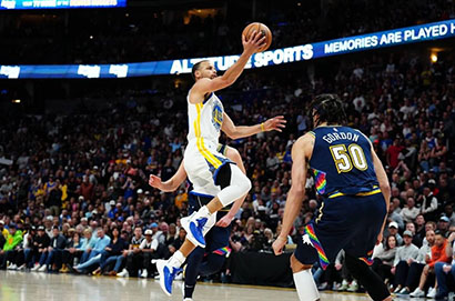 柯瑞追平張伯倫紀錄