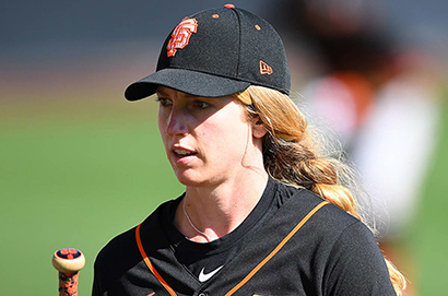 巨人女教練阿麗薩-納肯