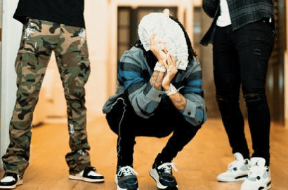 莫蘭特度假高調炫富