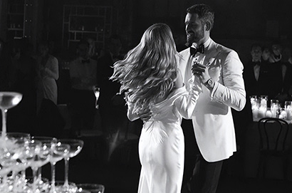 樂福攜嬌妻度蜜月