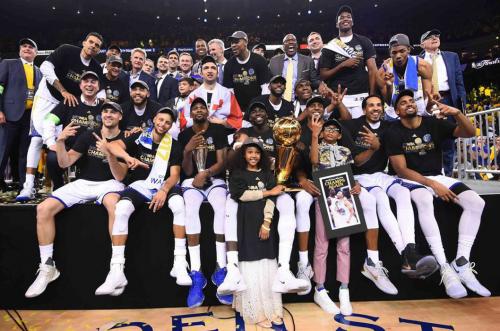 柯瑞成就了勇士王朝改變了NBA格局