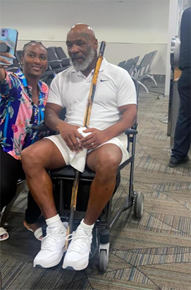 鐵拳泰森被拍到坐輪椅