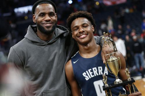 詹姆斯的大兒子布朗尼有望進入NBA