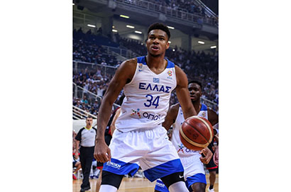 字母哥最新賽場特寫照