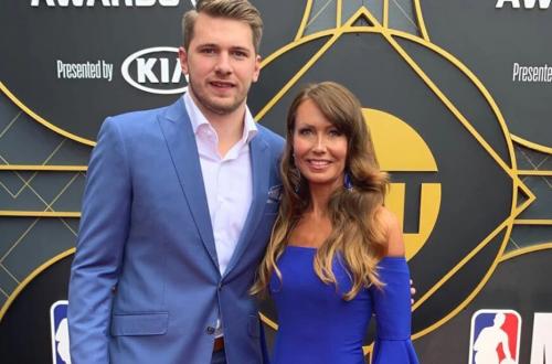 東契奇與他的母親