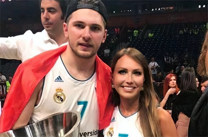 東契奇與他的母親