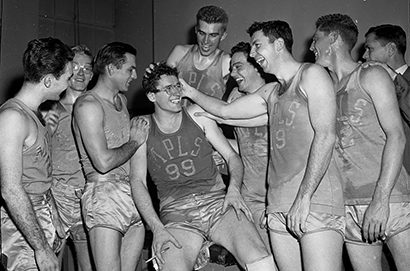 湖人宣布將退休麥肯99號球衣