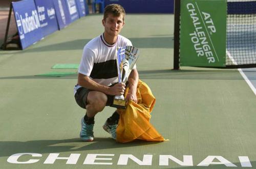 網球名將出局後推搡對手