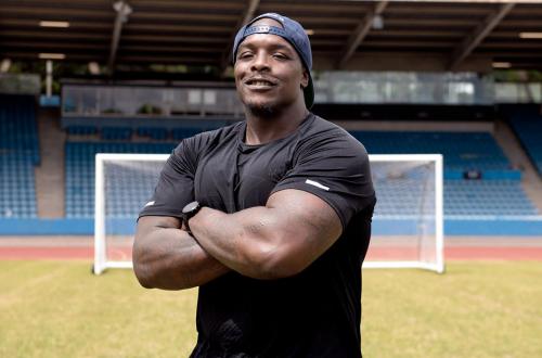 阿金芬瓦將於本月參加職業摔跤比賽 