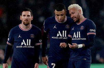 大巴黎更衣室內訌