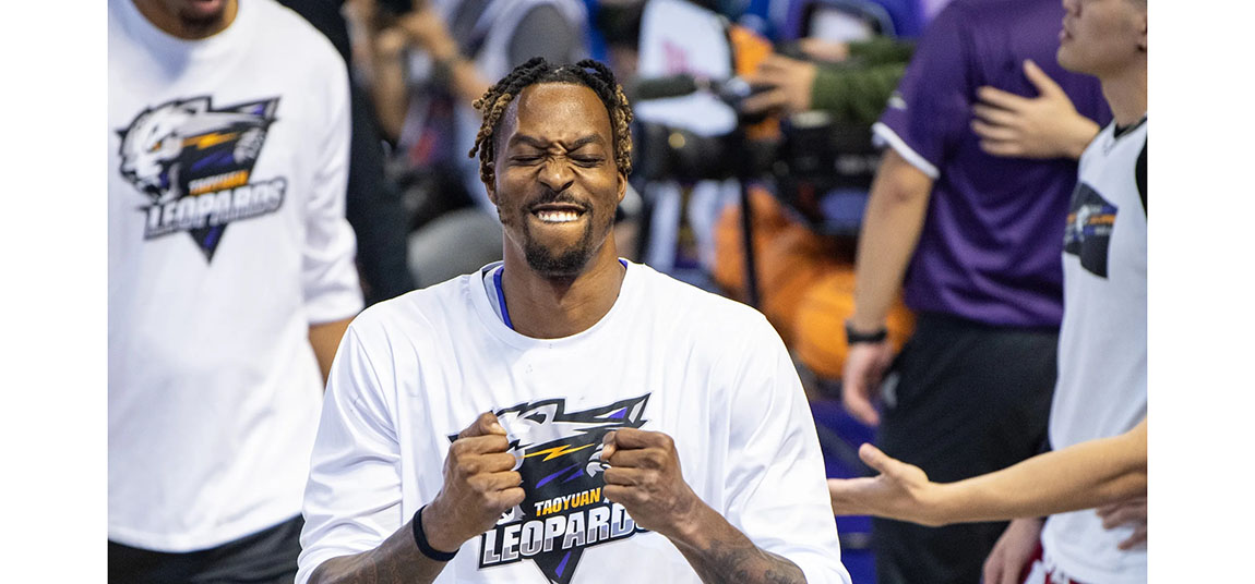 球迷為看魔獸擠爆球館