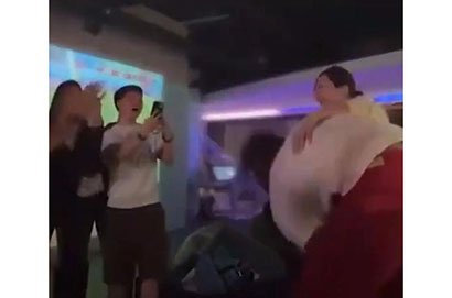 霍華德公主抱女球迷