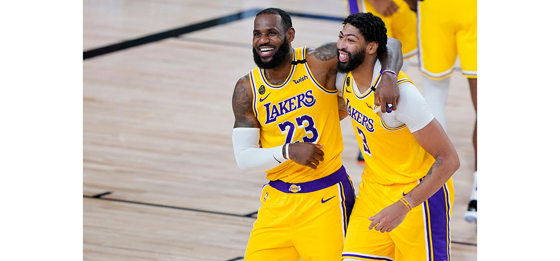 老詹終選擇退位，濃眉正式成為湖人老大 