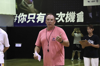 PLG鋼鐵人與總教練莫銳解約