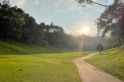 立益高爾夫球場
