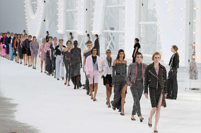 秀場更加高昂的成本