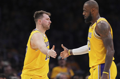 湖人東契奇戰勝爵士