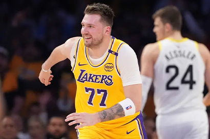 湖人東契奇戰勝爵士