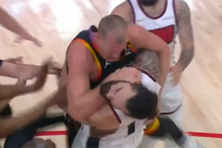 太陽隊與火箭隊火爆衝突