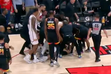 太陽隊與火箭隊火爆衝突